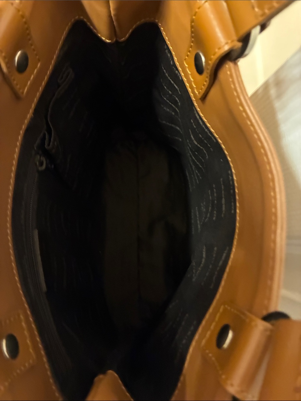 Lancel Paris new w/o tags tan chic tote bag. - Picture 6 of 7